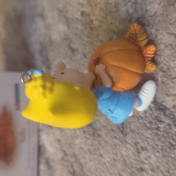 2006 " it's the Great pumpkin" Sally Hallmark ornament🎃 - Picture 5 of 11